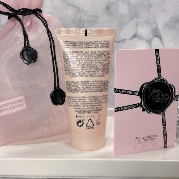 Viktor&Rolf Gift Set-Drawstring,Flowerbomb Spray&Body Cream-1.2ml,50ml-2pc-NEW - Picture 12 of 16